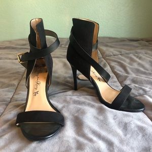 Penny loves Kenny heels. Offers encouraged